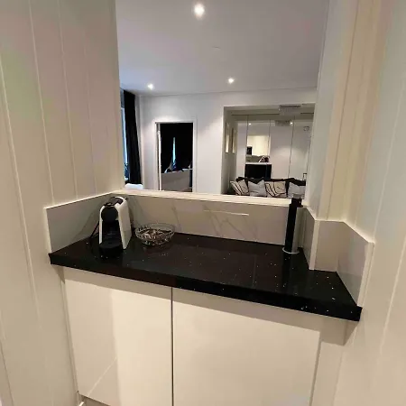 By Torgalmenningen * Bergen